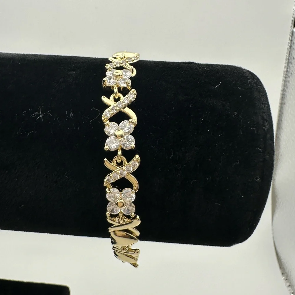 Hugs and Kisses Heart Gold Bracelet - Women Jewelry